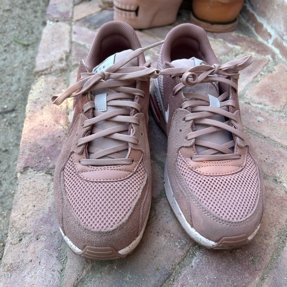 Nike Air Max Women's Size 8.5 Dusty Rose worn maybe 5 times. - Picture 3 of 4